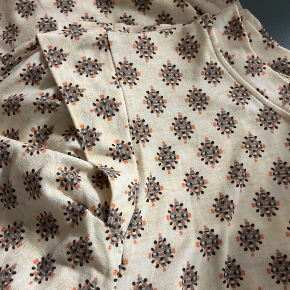 NWT‎ Democracy Cream and Brown Patterned Long Sleeve Top size L - Picture 6 of 14